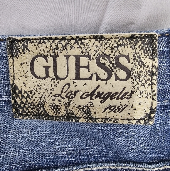 Guess Los Angeles denim mini skirt side zippers stitched designs size 29 - Picture 11 of 12